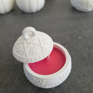 Boule de Noël et 1 bougie chauffe plat